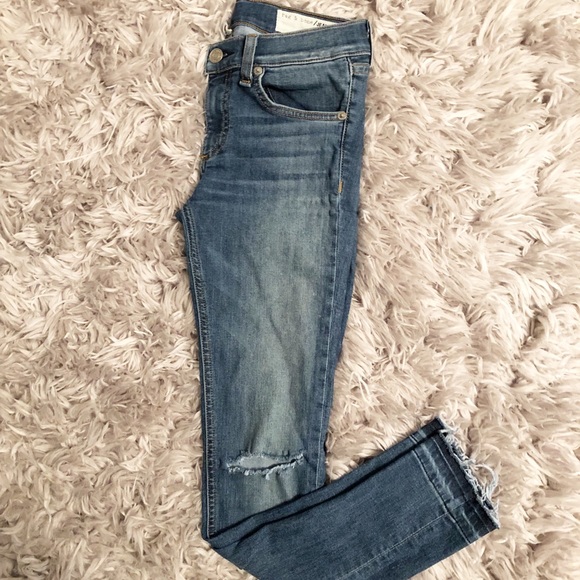 Rag & Bone/JEAN Capri Jeans - Picture 6 of 8